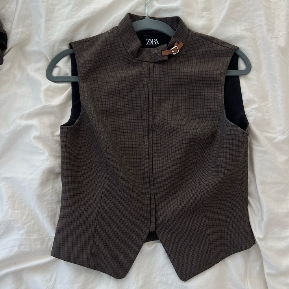 ZARA BELTED BUCKLE TOP VEST